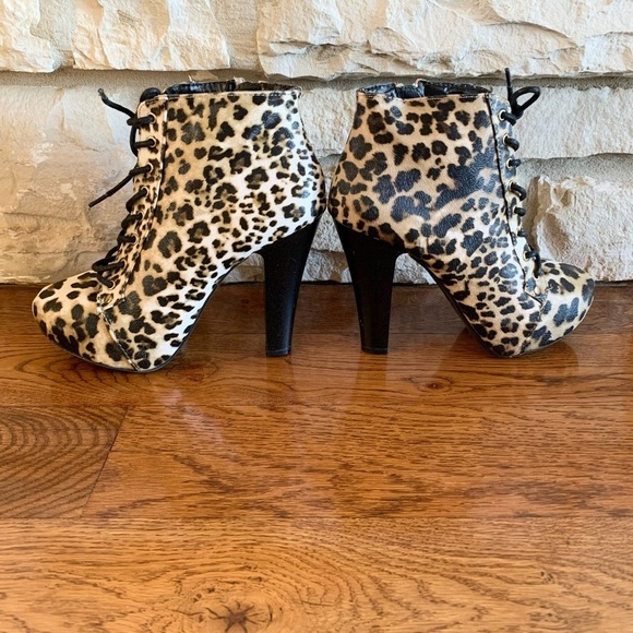 Charlotte Russe Leopard Print Boots - Picture 1 of 11